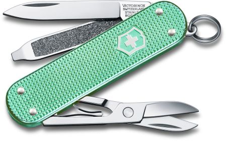 2025 VICTORINOX Classic SD Alox, Minty Mint