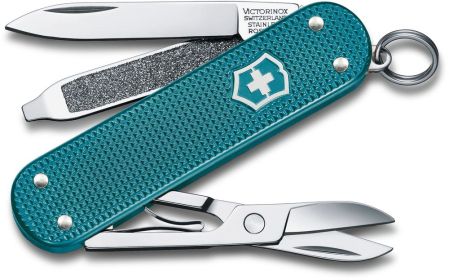 2025 VICTORINOX Classic SD Alox, Wild Jungle